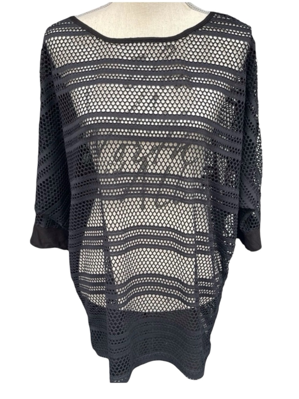 La Blanca Black Mesh Scoop Neck Dolman Short Sleeve Cover Up (L)